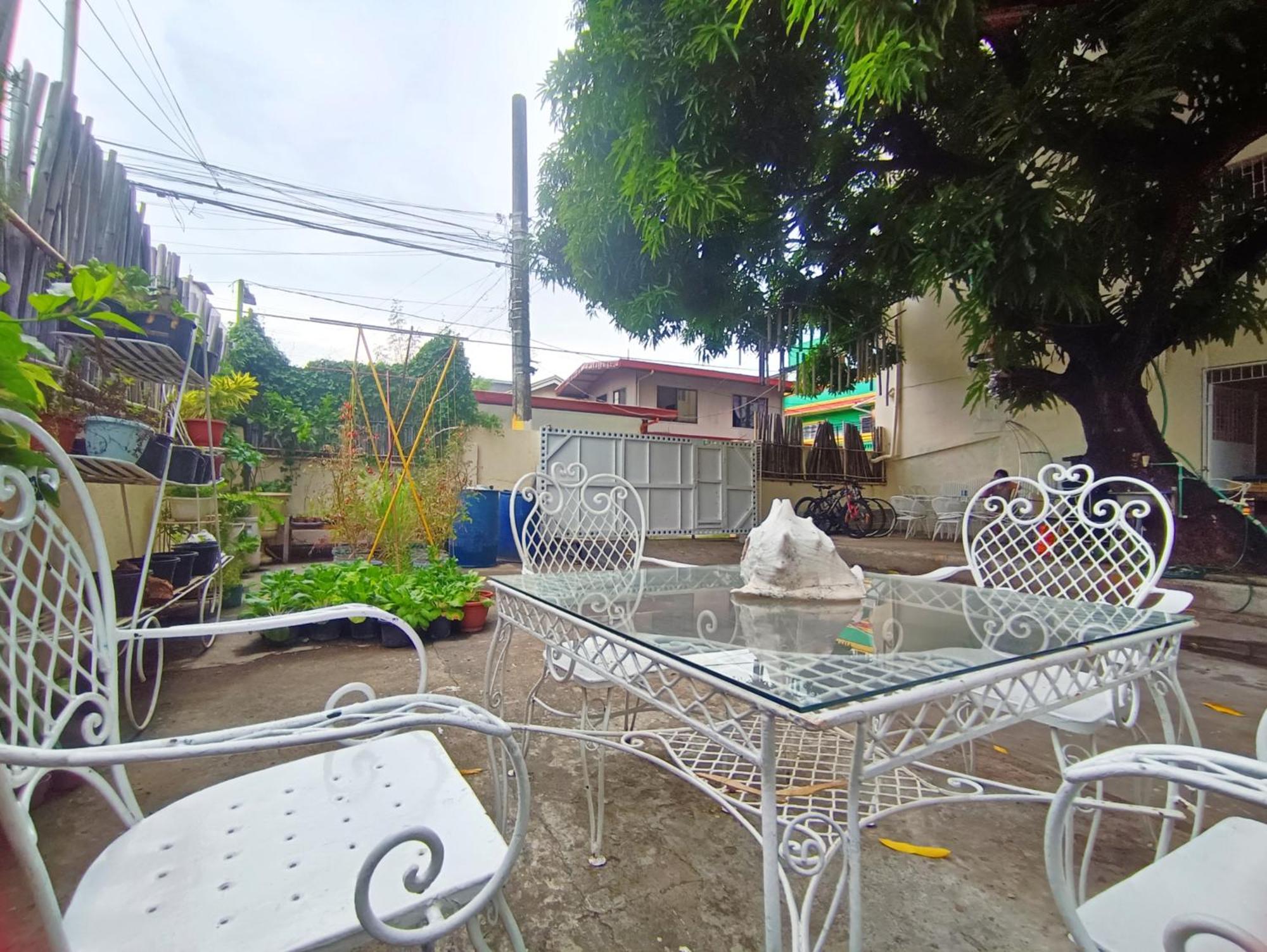 Bed and Breakfast Bed And Brewhouse Sucat Paranaque City Екстер'єр фото